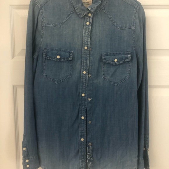 AMERICAN EAGLE OUTFITTERS DENIM LONG SLEEVE TOP M - Picture 3 of 4